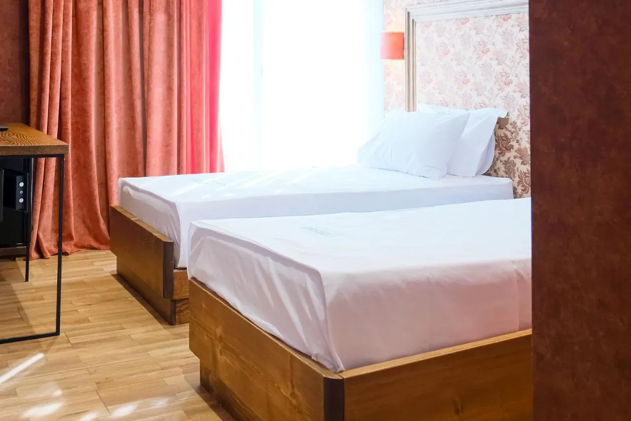 Ledina Hotel Orikum 4*,  Albania