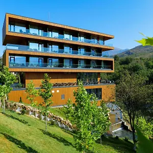 Hotel Uji Ftohte