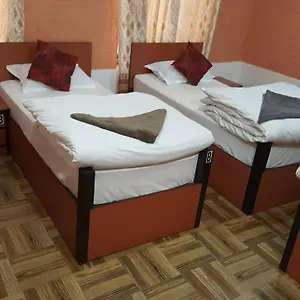 Royal Tourist House Bed and breakfast